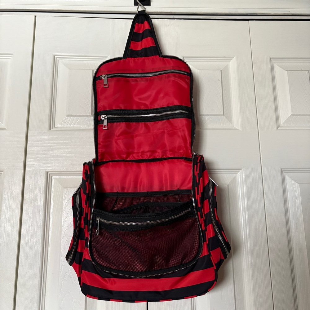 Dollskill Emily the Strange Lone Traveler Vanity Bag Makeup Toiletry Carrier - Picture 5 of 10